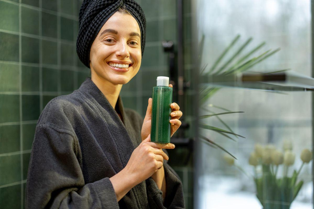 Czym się kierować, wybierając szampon do włosów?