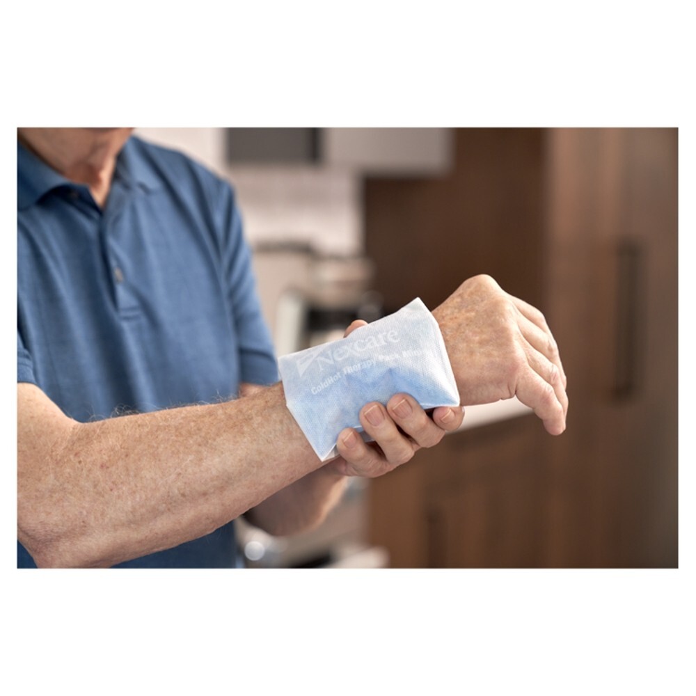 Nexcare ColdHot Therapy Pack Mini, zimno-ciepły okład żelowy wielokrotnego użytku, 11 cm x 12 cm, 1 sztuka
